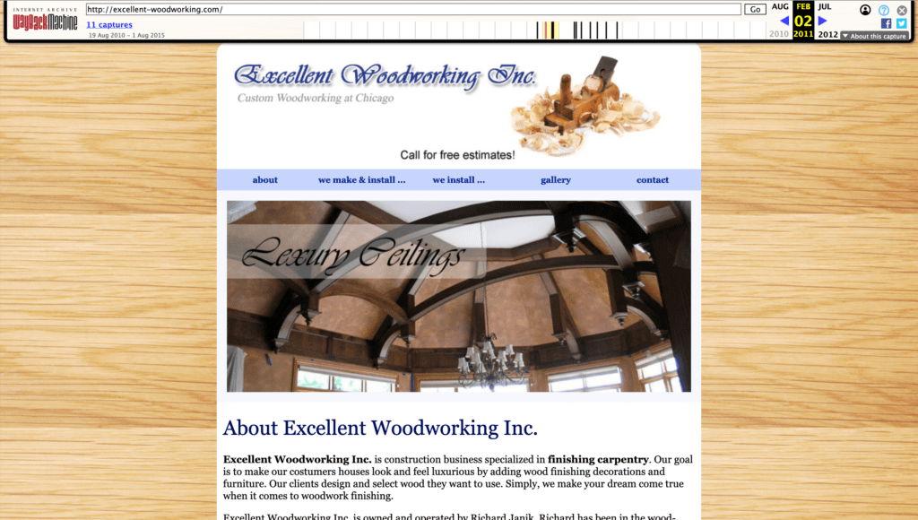 Excellent woodworking to strona firmy budowlanej specjalizującej się w stolarce wykończeniowej.